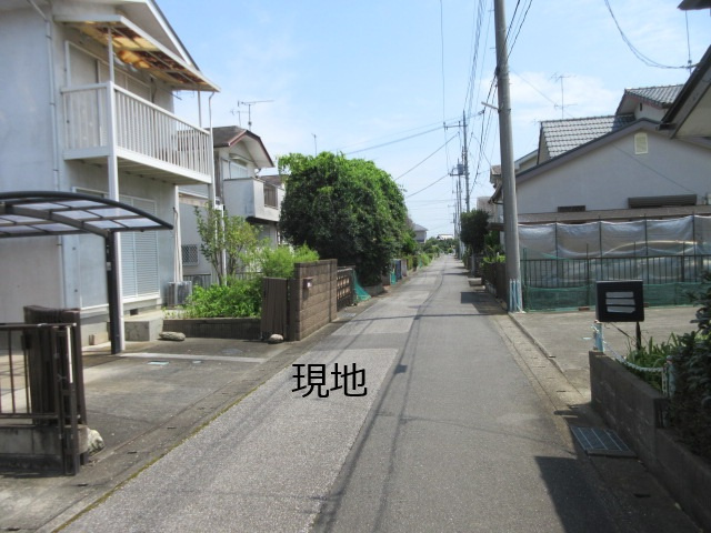 中古戸建　熊谷市上須戸1089-165（リフォーム住宅）の前面道路含む現地写真
