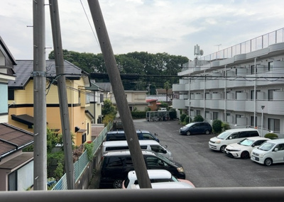 【展望】 | 東中野中古戸建 | 眺望を気にして物件を探す場合、前面に建物が建っていないか現地で確認しましょう！前面に建物があると景色はもちろん、日当たりや風通しにも影響が出てきます。住んだ時のことを想像しながら現地見学をしましょう。