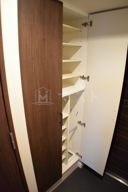 プレサンス立売堀パークシティの収納|同マンション参考写真