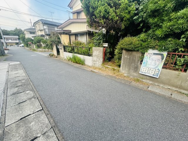 四街道市鹿渡　売地の前面道路含む現地写真