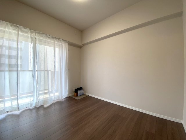 アイディスクエア川越新富町の寝室|洋室5.6帖　間取り図右下の部屋
衣類や荷物をすっきりしまえるウォークインクローゼット（WIC）を完備。独立性が高く、広さも十分なため快適なプライベート空間になります。