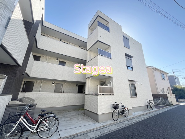 RIS参番館の外観