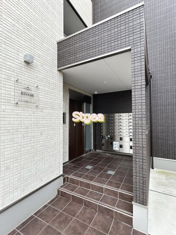RIS参番館のエントランス