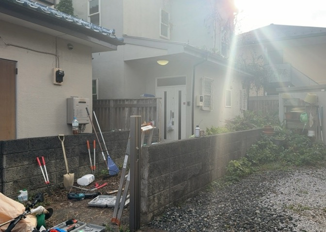 【前面道路含む現地写真】 | 川口町中古戸建 | お持ちの車種によっては前面道路が広い方が便利でしょう。しかし、前面道路が広ければその分交通量が多くなるため、騒音などが気になる場合があります。実際に現地を見学し、周辺交通量や騒音などを確認しましょう！