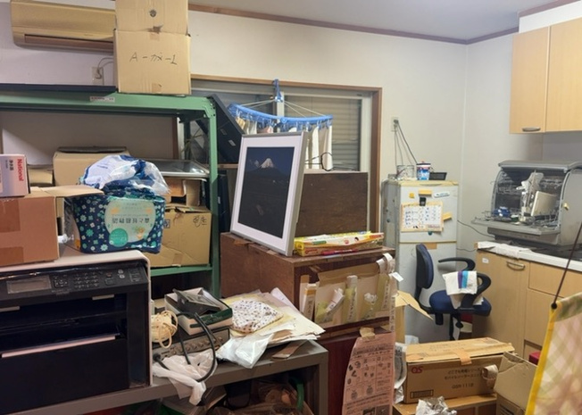 【ダイニング】 | 川口町中古戸建 | ダイニングは、食事や家族の団らんスペースとしてだけではなく、ほかの用途としても使用することができます。ダイニングテーブルを置き、食事のためのスペースを作ることでリビングとの差別化を図ることができます。