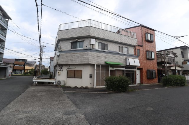 大和郡山市小泉町店舗
