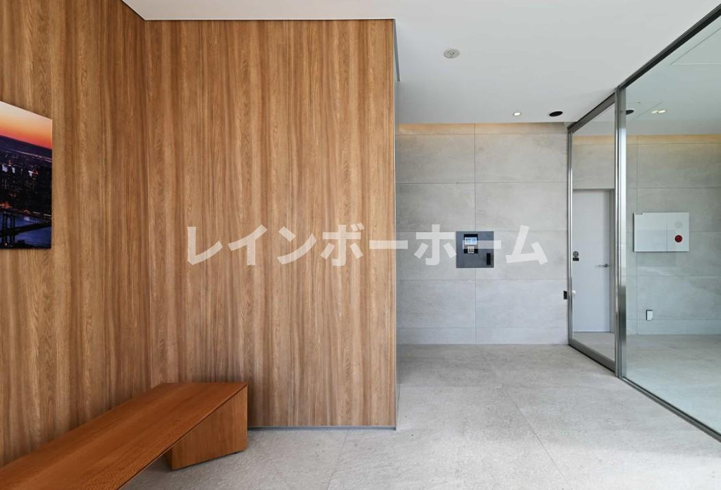 プルミエール川越EASTのエントランス
