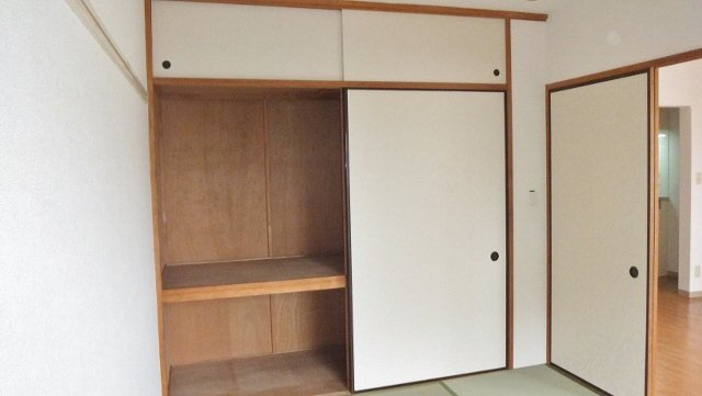 パレスオオハクの収納|和室天袋付収納！