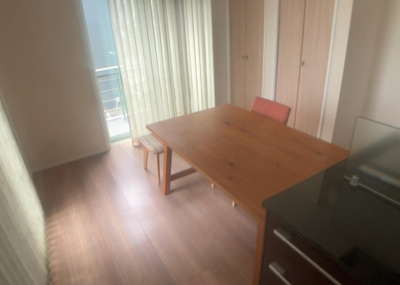 【ダイニング】 | 寺田町中古戸建 | ダイニングは、食事や家族の団らんスペースとしてだけではなく、ほかの用途としても使用することができます。ダイニングテーブルを置き、食事のためのスペースを作ることでリビングとの差別化を図ることができます。