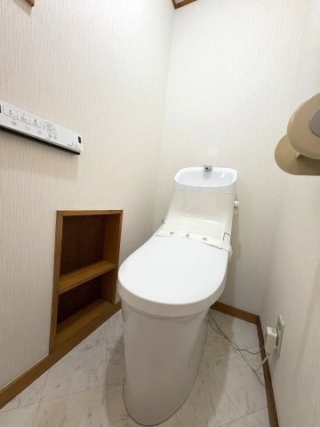 廻田町3丁目戸建のトイレ