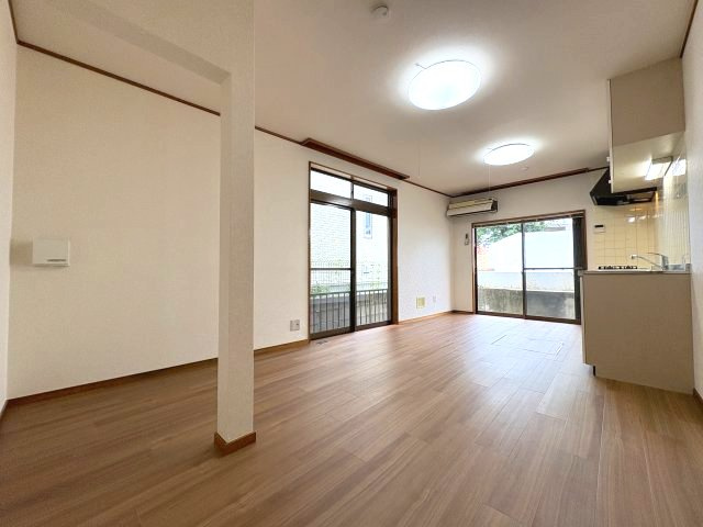 廻田町3丁目戸建の居間・リビング