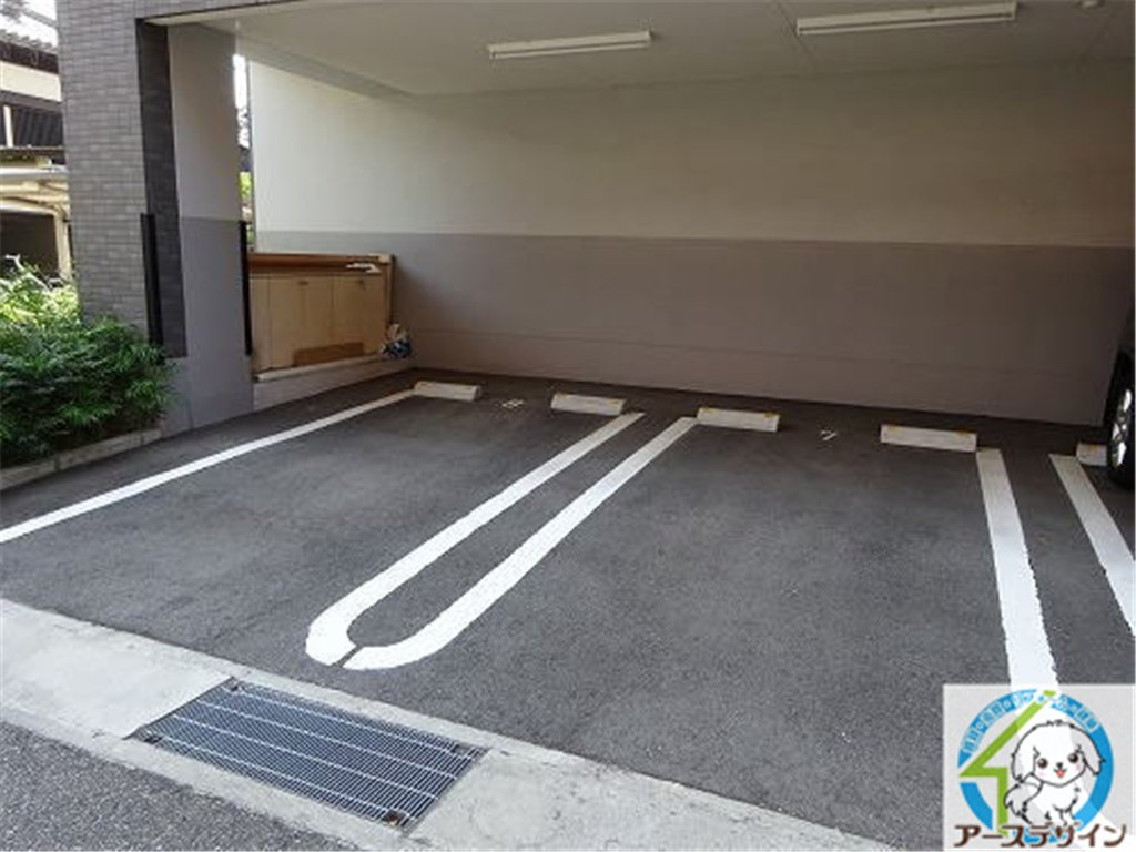 ラ・ロゼベールⅡの駐車場