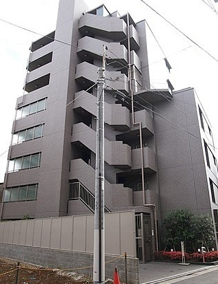 【外観】 | ルーブル方南町 | 鉄筋コンクリート造のガッチリとした建物。