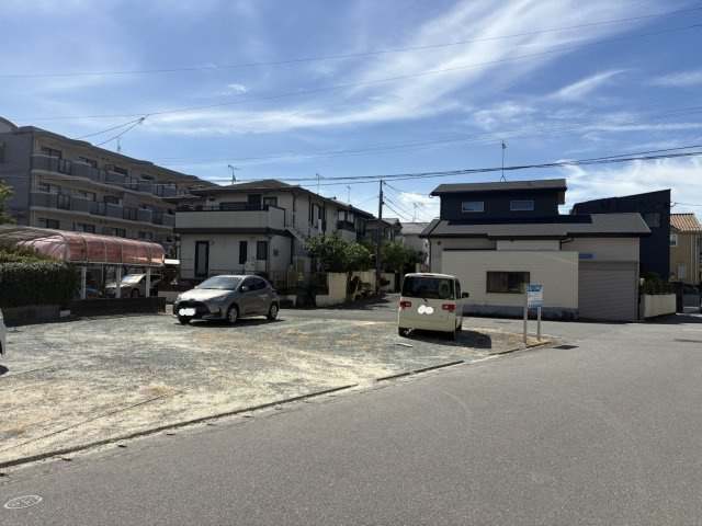 【前面道路含む現地写真】 | 片縄２丁目土地