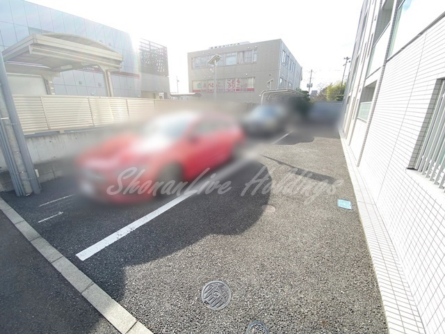 ジィクシア湘南山手の駐車場