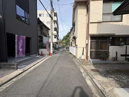 広島市中区江波二本松２丁目の前面道路含む現地写真