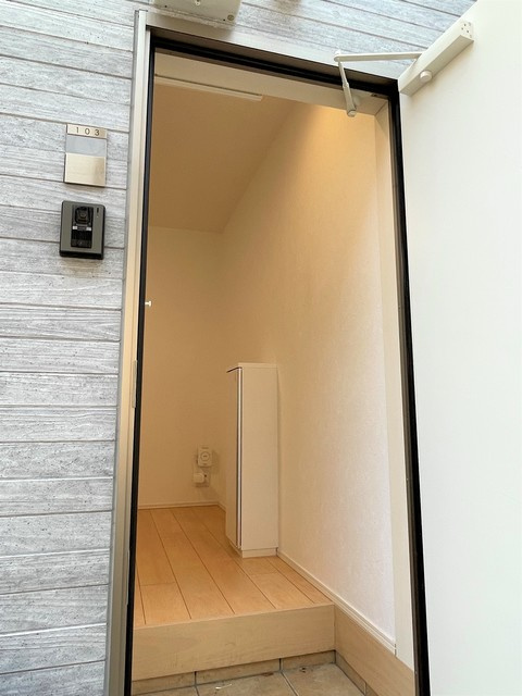 アプリコットハウスⅡの玄関