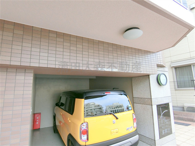 ライフレビュー多摩川の駐車場
