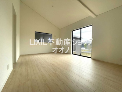 【居間・リビング】 | 加須市下高柳第3　新築戸建　全3棟　２号棟