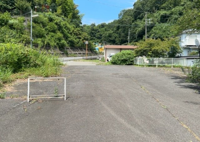 【外観】 | 飯山事業用 | 土地の面積＝住宅面積ではありません。建ぺい率の問題などで、土地のある場所によって住宅を建てられる面積は限られています。高さもしかり、「土地」という言葉の中には、建築条件も含まれると考えておきましょう。