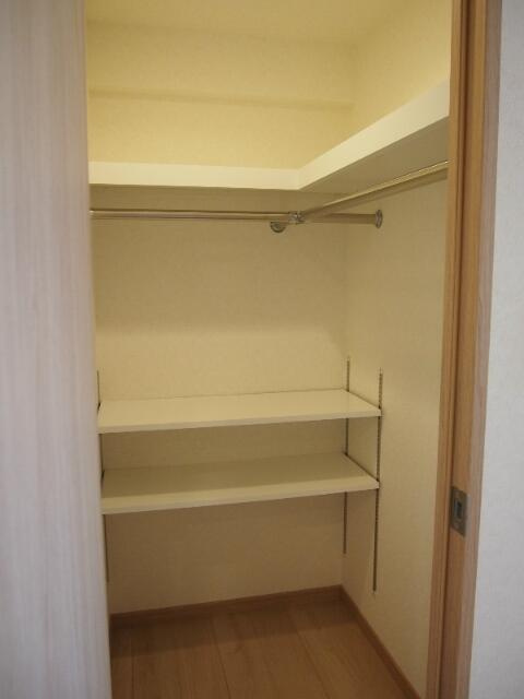 ルーブル三軒茶屋参番館の収納|ウォークインクロゼット