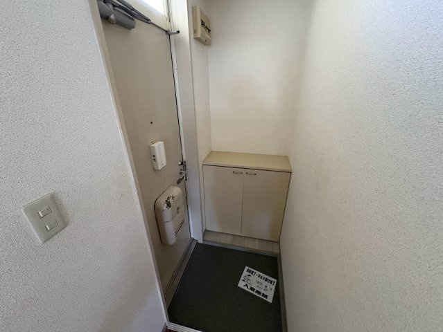 シャトードイワネN号館の玄関