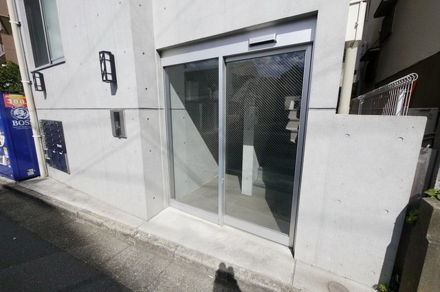 練馬区旭町３丁目の賃貸マンションのエントランス