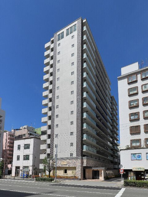 プレジオ難波の外観