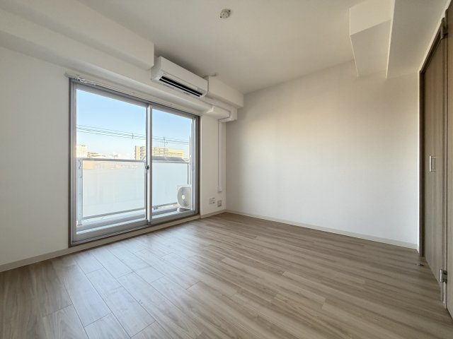 千葉・住吉の洋室