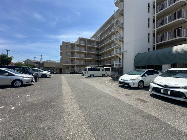 コンフォート明石宮の上の駐車場