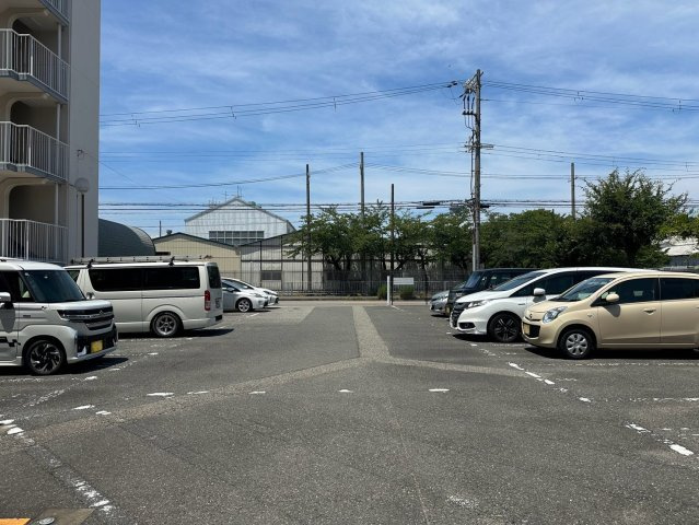 コンフォート明石宮の上の駐車場