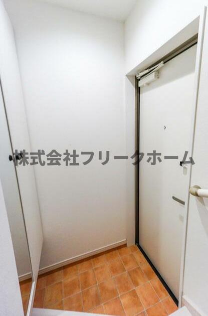 武蔵野市吉祥寺東町１丁目の賃貸マンションの玄関