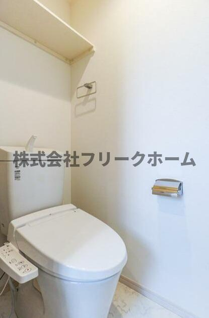 武蔵野市吉祥寺東町１丁目の賃貸マンションのトイレ