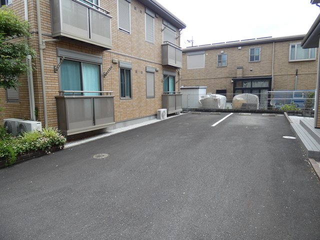 レトア Eの駐車場|目の前も抜けています★