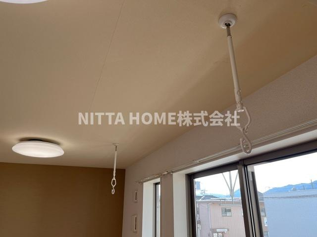 センターアイランド（ＣＥＮＴＥＲ　ＩＳＬＡＮＤ）のバルコニー|室内物干し設置◎リビングにはバルコニーが付いています◆