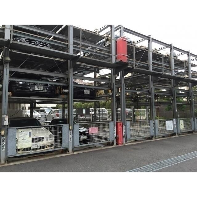 コンフォリア南砂町の駐車場
