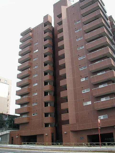 マンション島津山の外観