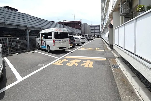 行徳マンションの駐車場