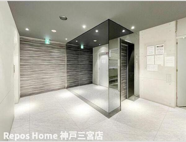 S-RESIDENCE神戸元町のエントランス
