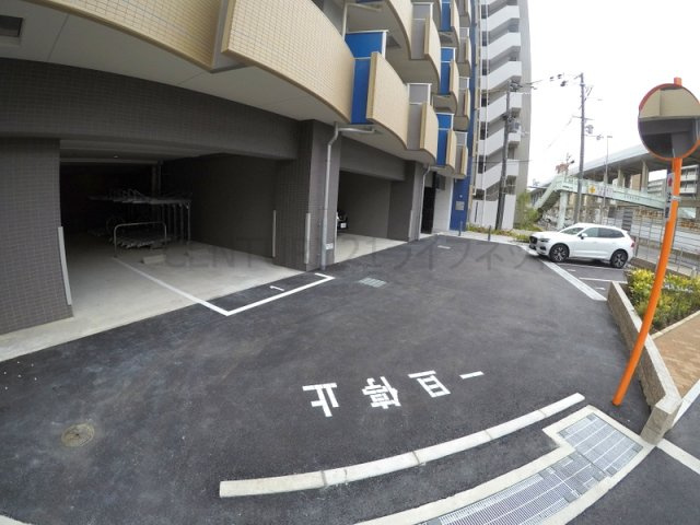 【駐車場】 | プレサンス江坂ベルフィーヌ