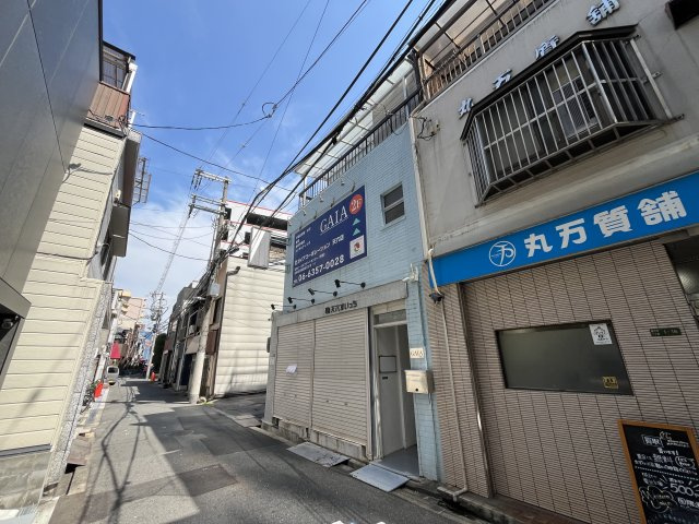 大阪市北区国分寺２丁目の店舗一部の外観