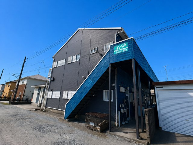 メゾネート鹿島の外観