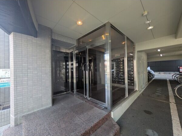 グランベール安田通のエントランス