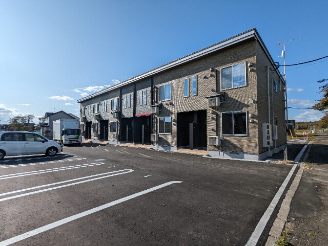 苫小牧市もえぎ町１丁目のアパート