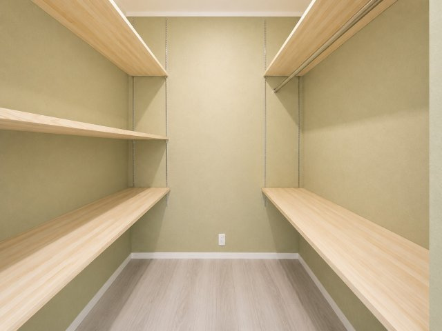 泉南市信達大苗代新築戸建の収納|広々としたウォークインクローゼット