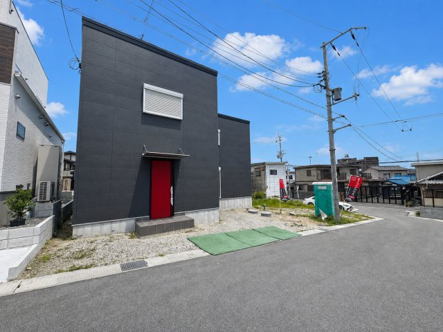 泉南市信達大苗代新築戸建の前面道路含む現地写真|広々とした前面道路を含む現地写真です