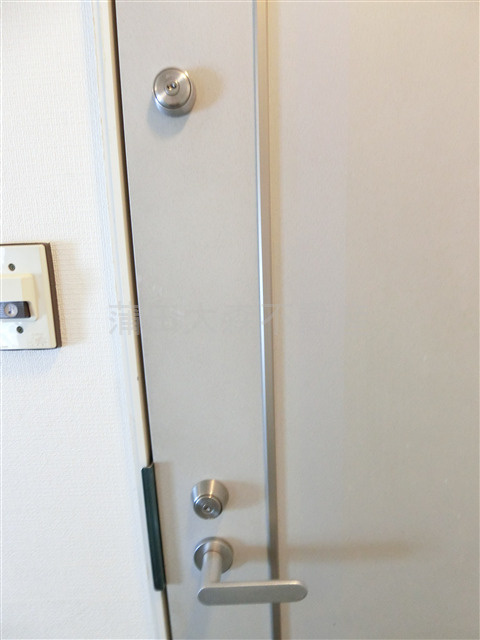 イーグル蒲田の玄関