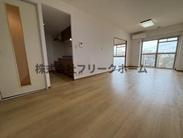 武蔵野市吉祥寺北町４丁目の賃貸マンションの居間・リビング