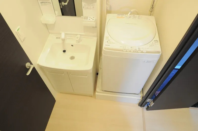 【洗面所】 | レオネクストサンフラワーⅢ | 同シリーズ物件の参考写真です。