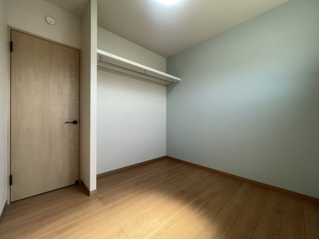 御井町戸建の洋室